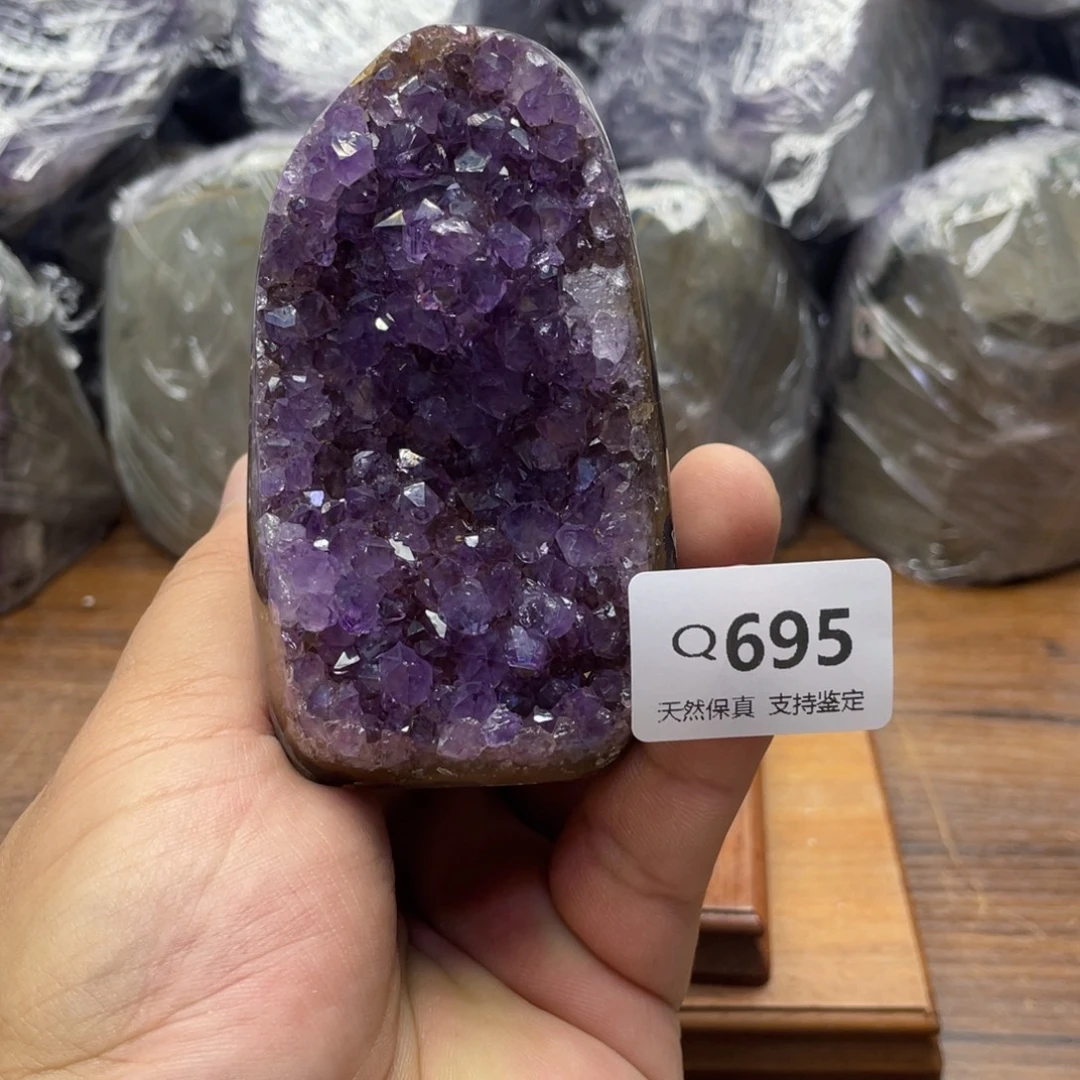 未镶嵌水晶大型摆件（非配饰）