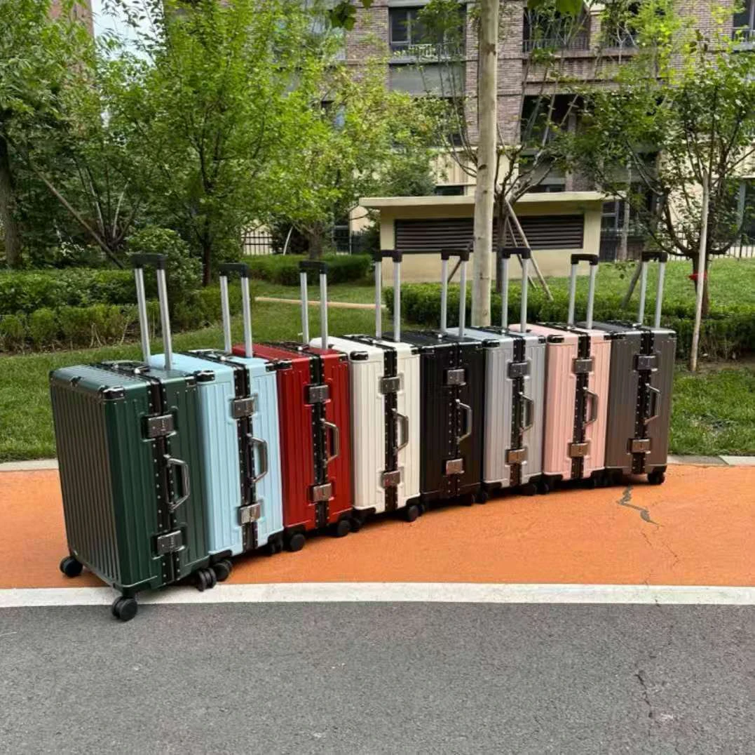 新款万向轮拉杆箱