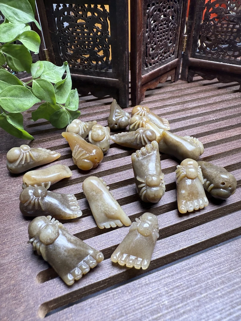 和田玉知足常乐佛足脚丫小挂坠手机钥匙坠福利款（多样性拍一发一）