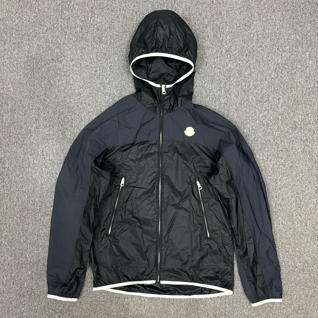 11311194 Moncler蒙口 刺绣小logo冲锋衣外套 2码99新