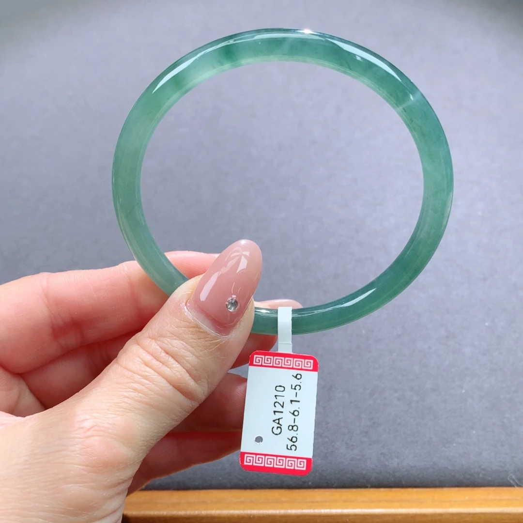 翡翠手镯未镶嵌天然翡翠手镯叮当镯