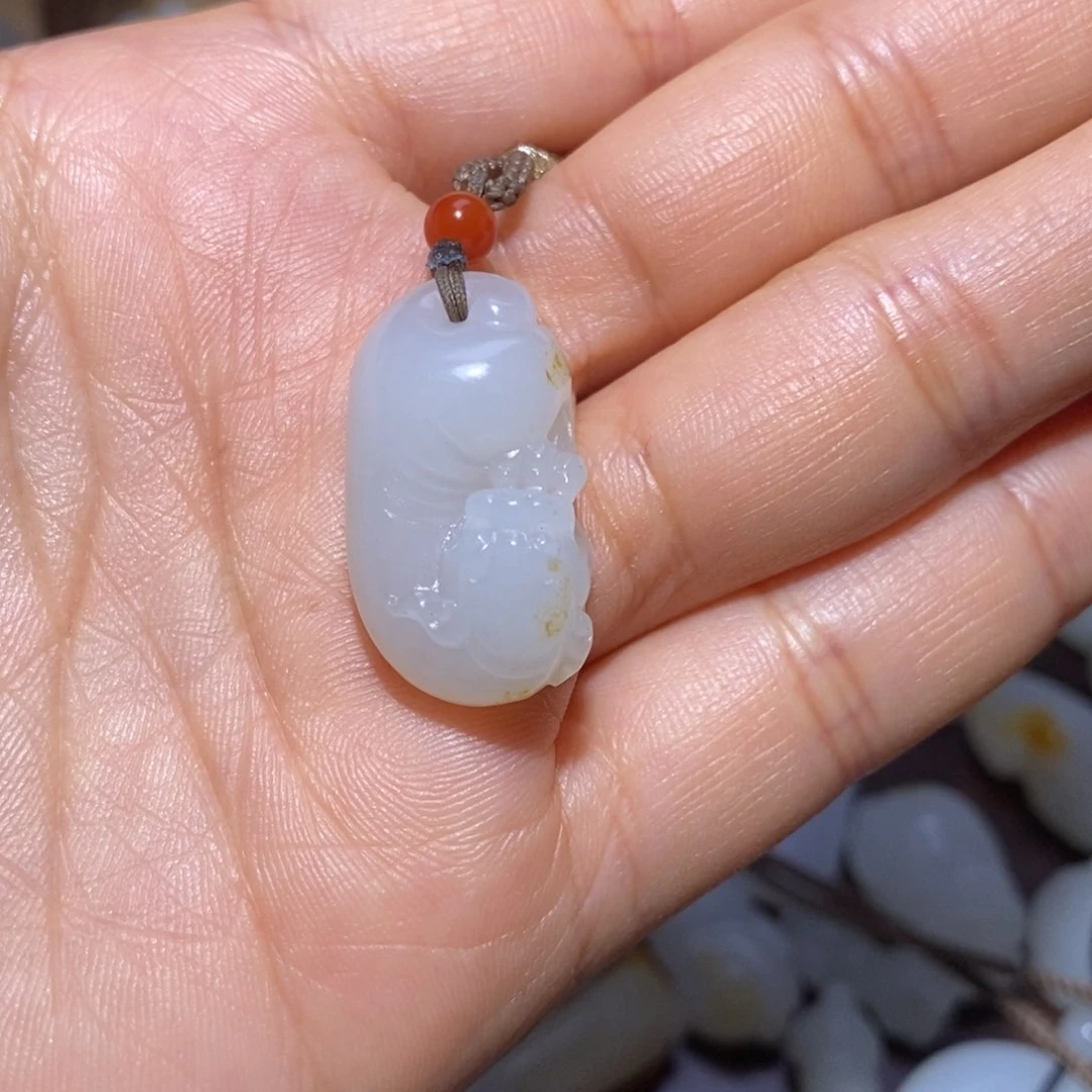 和田玉吊坠(不含链)未镶嵌和**尘