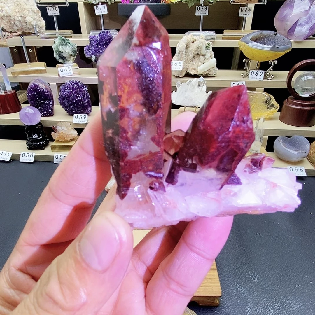 石材红水晶摆件，
