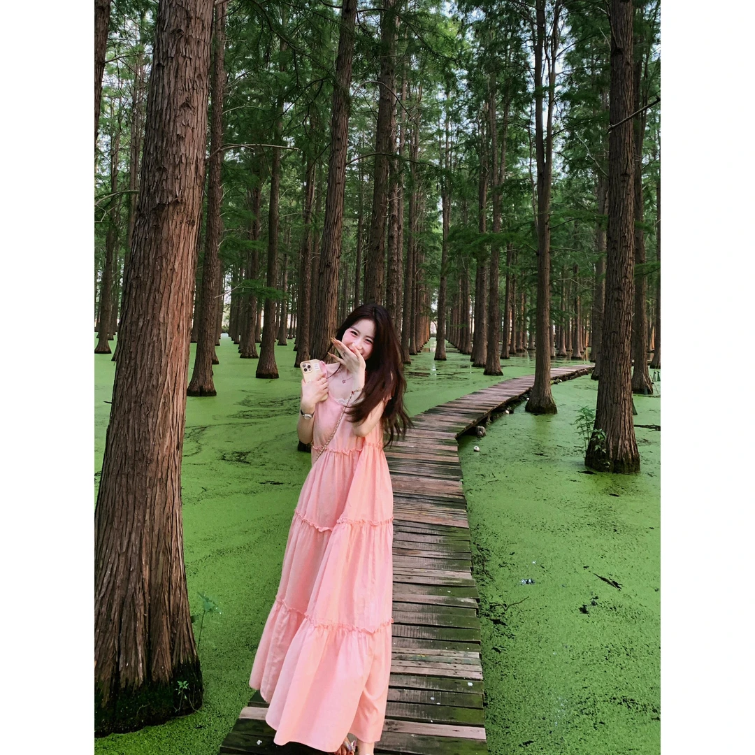 2025夏季新款韩系温柔度假V领露背肩部绑带大摆A字背心长裙吊带裙