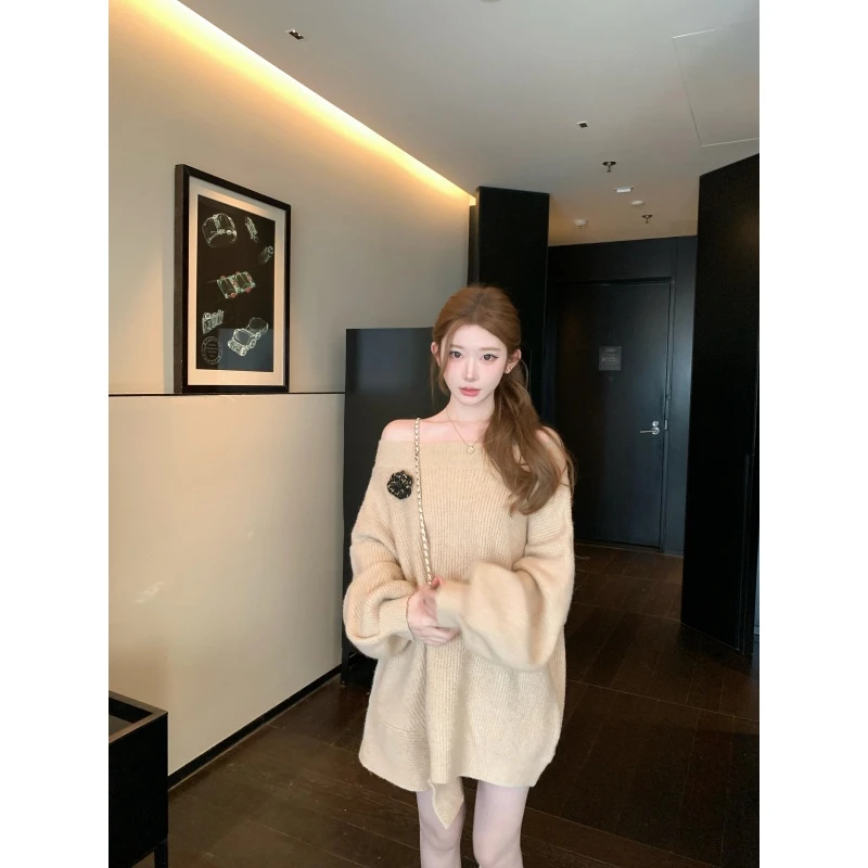 卡其一字肩灯笼袖露肩毛衣女秋冬韩版慵懒宽松气质不规则针织上衣