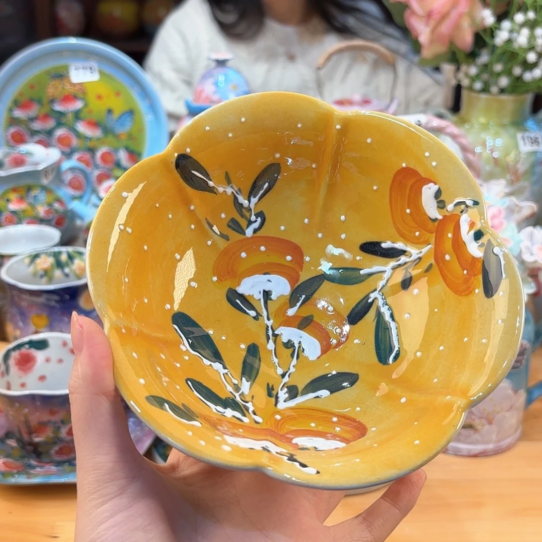 景德镇手绘高温釉下彩陶瓷茶具。