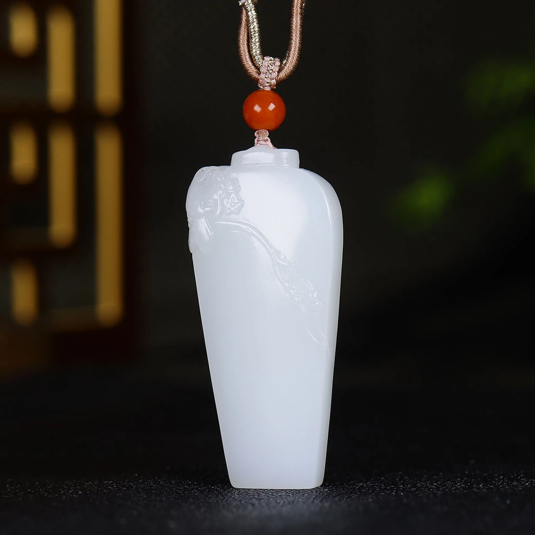 1229109和田玉白玉宝瓶挂件