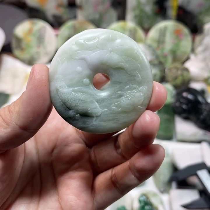 独山玉未镶嵌颈饰