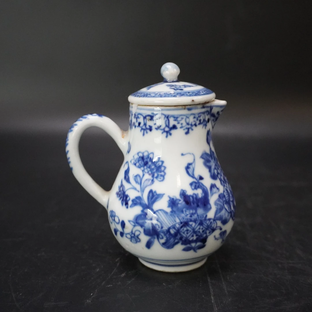 Lot.25120636清早期青花花卉纹奶壶 高：约11.4cm