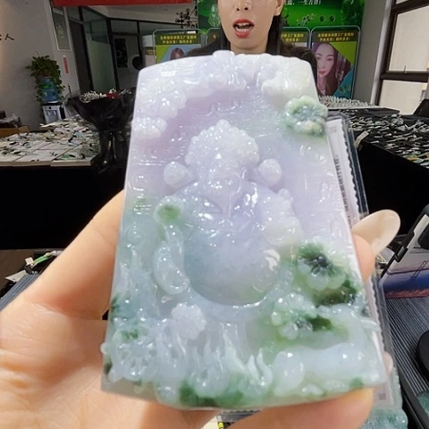 颈饰未镶嵌翡翠一个