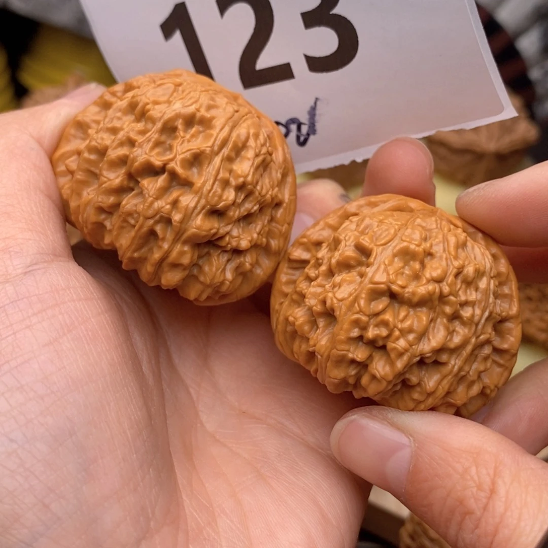 文玩核桃把件123号42白