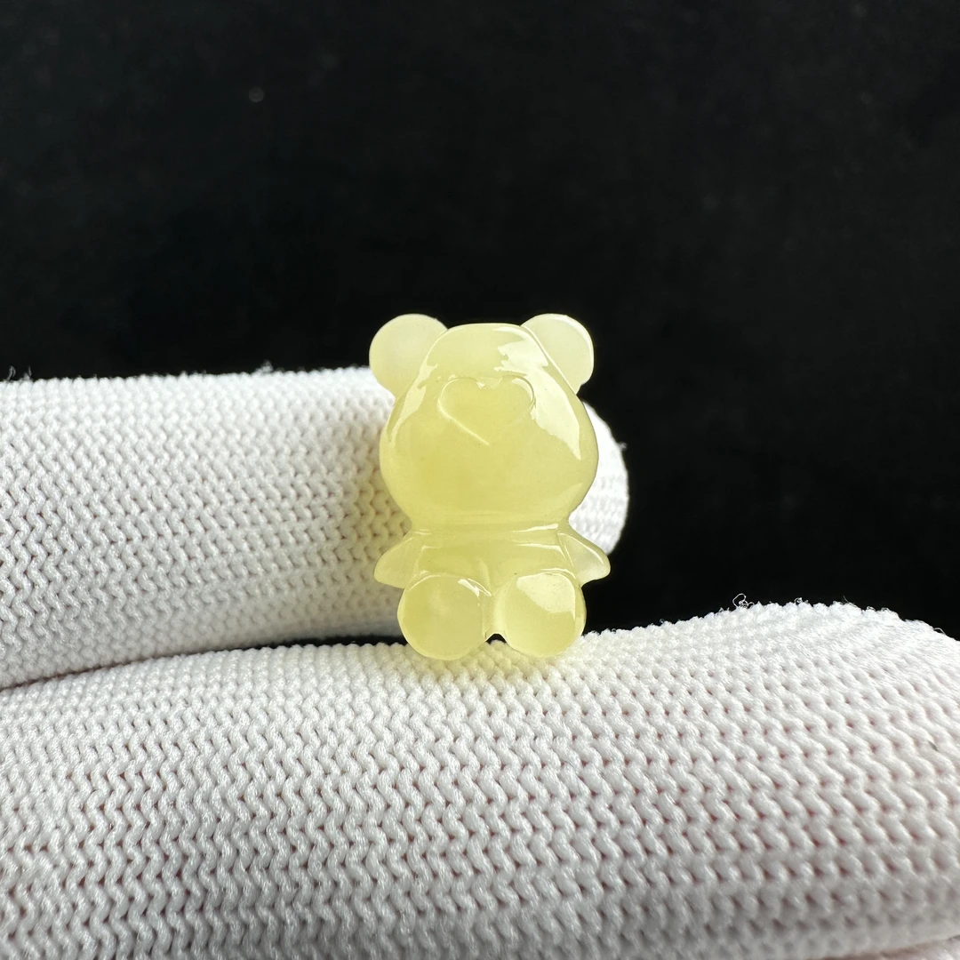 M8827天然蜜蜡 雕刻小熊12.5*18.4mm 保真天然原矿
