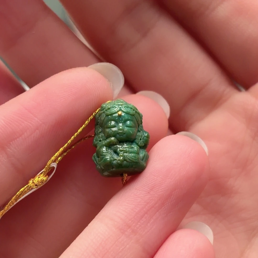 绿松石未镶嵌颈饰