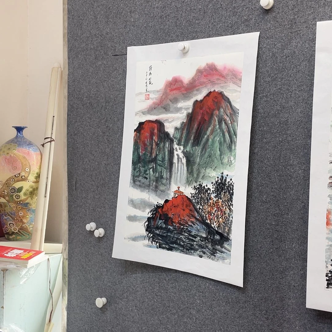 国画我们在学校门口门口