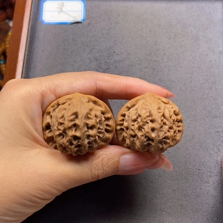 文玩核桃吊坠菩提