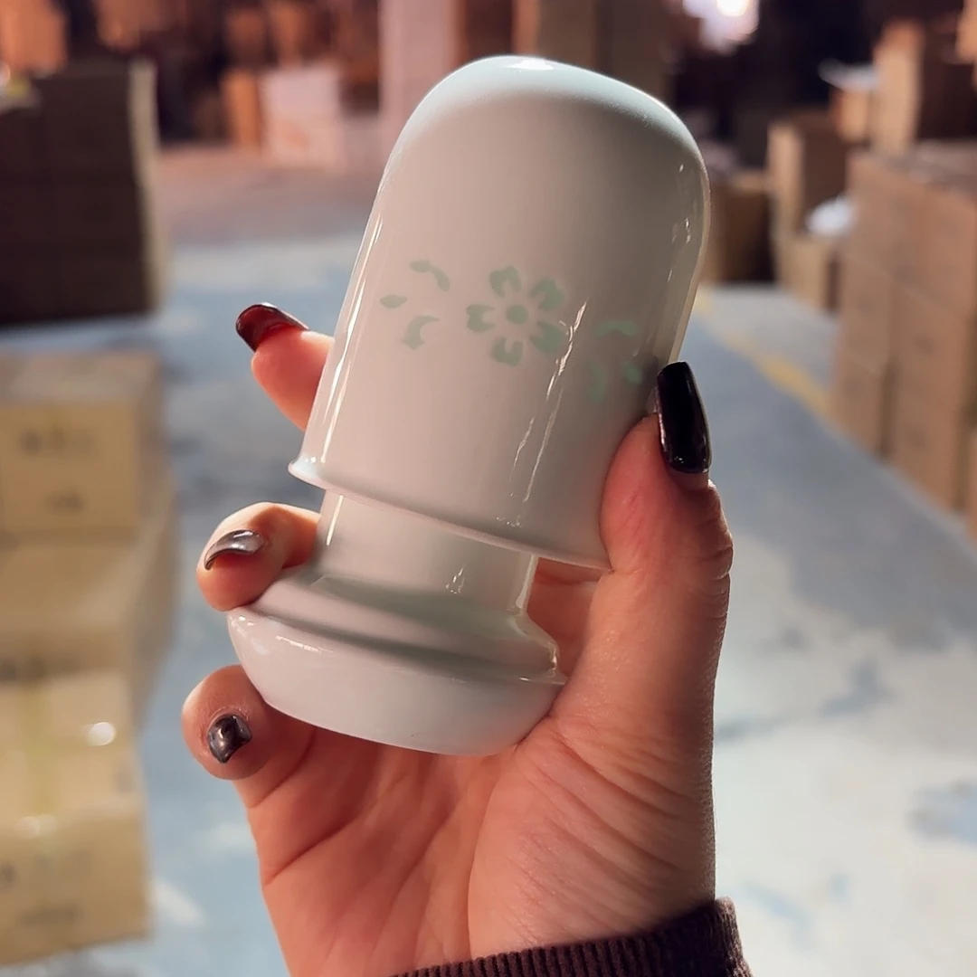 白瓷景德镇牙签桶一个微瑕