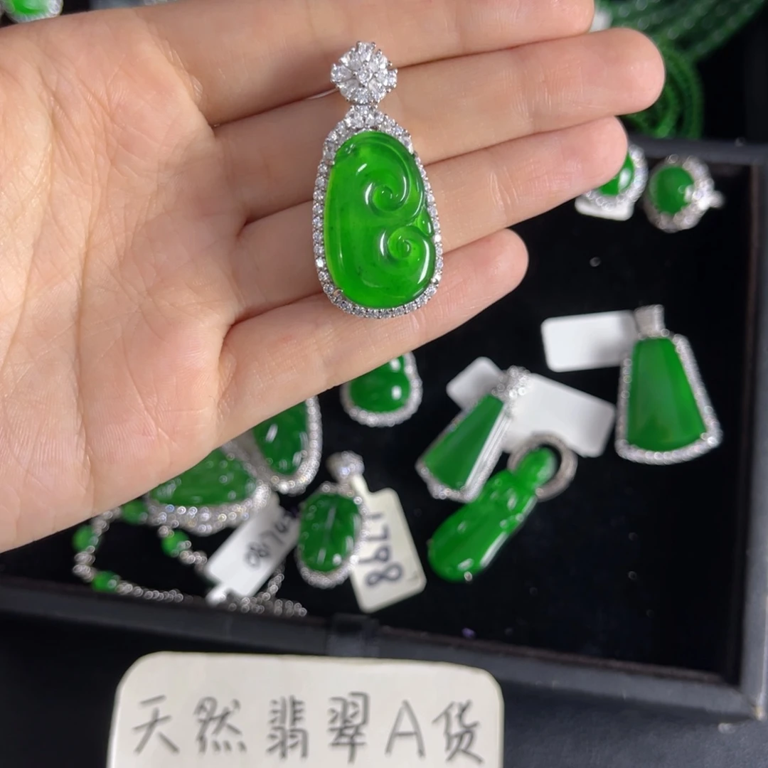 翡翠银S925镶嵌戒指如意吊坠