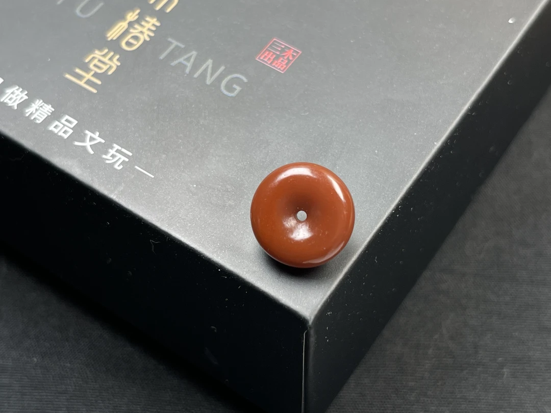 瓦西南红面包圈 直径13.5mm 1.0孔道 满肉满色 全品无暇