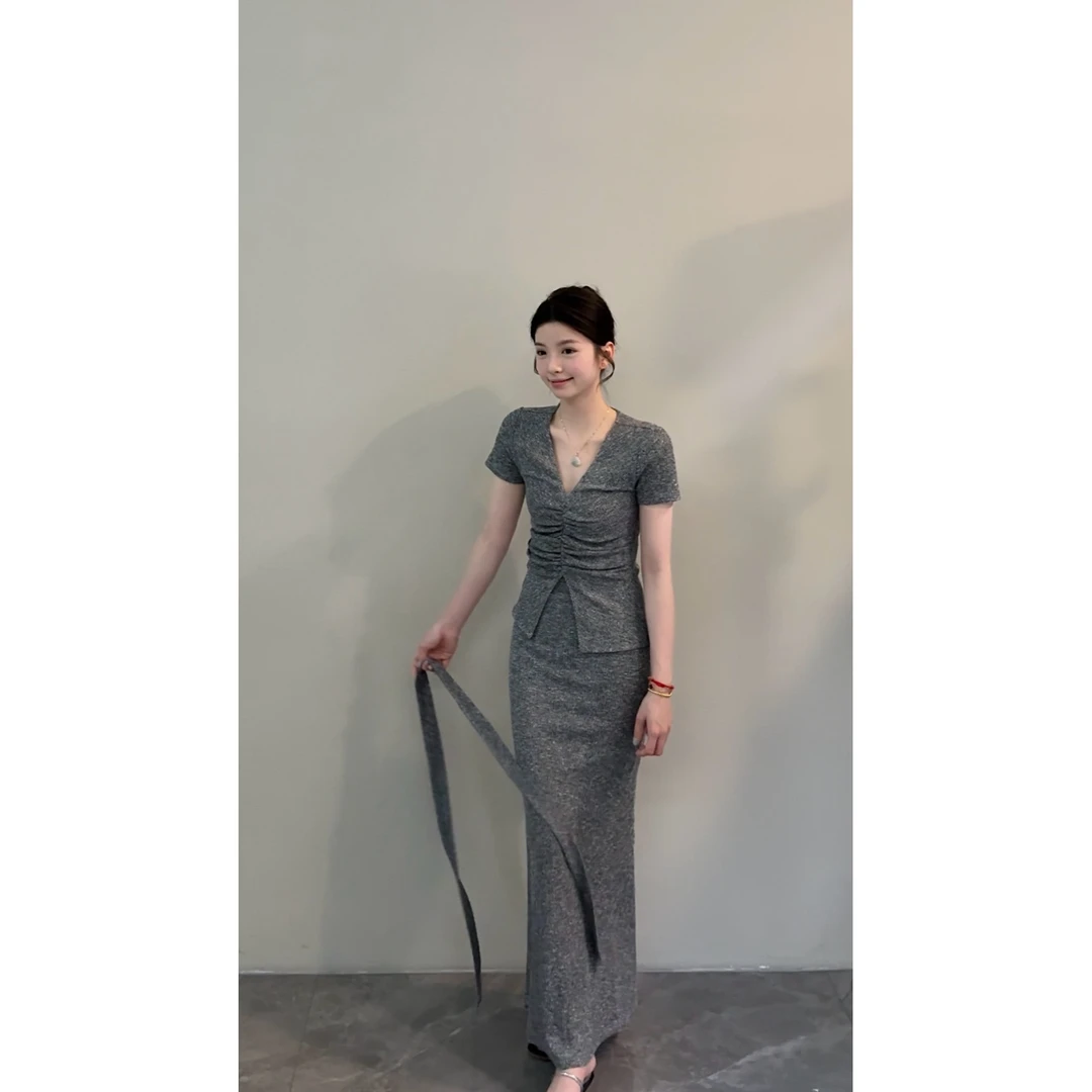 【颂宋】2025春季新款时尚套装显瘦收腰气质修身V领两件套DT1085