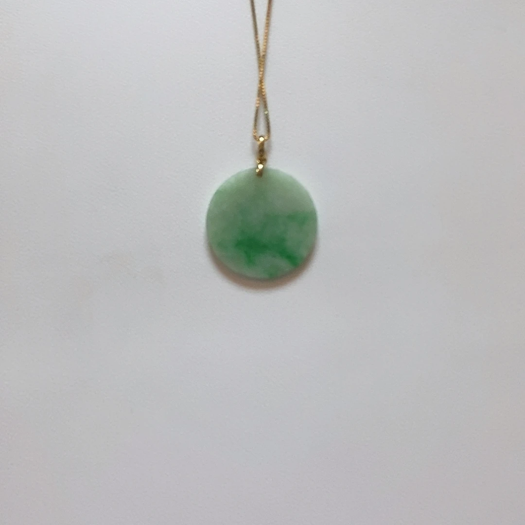 翡翠18K金镶嵌颈饰简单