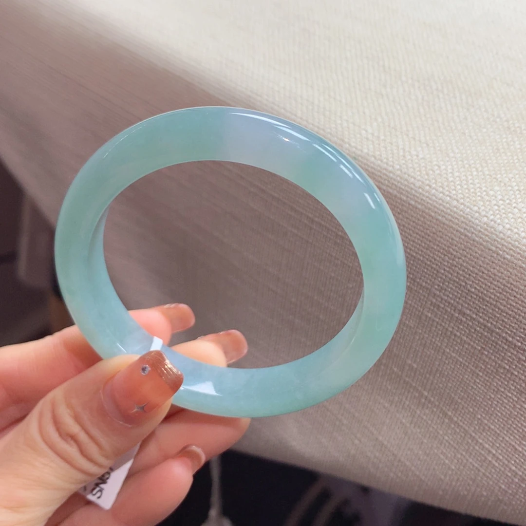 翡翠手镯未镶嵌45号小万战斗机