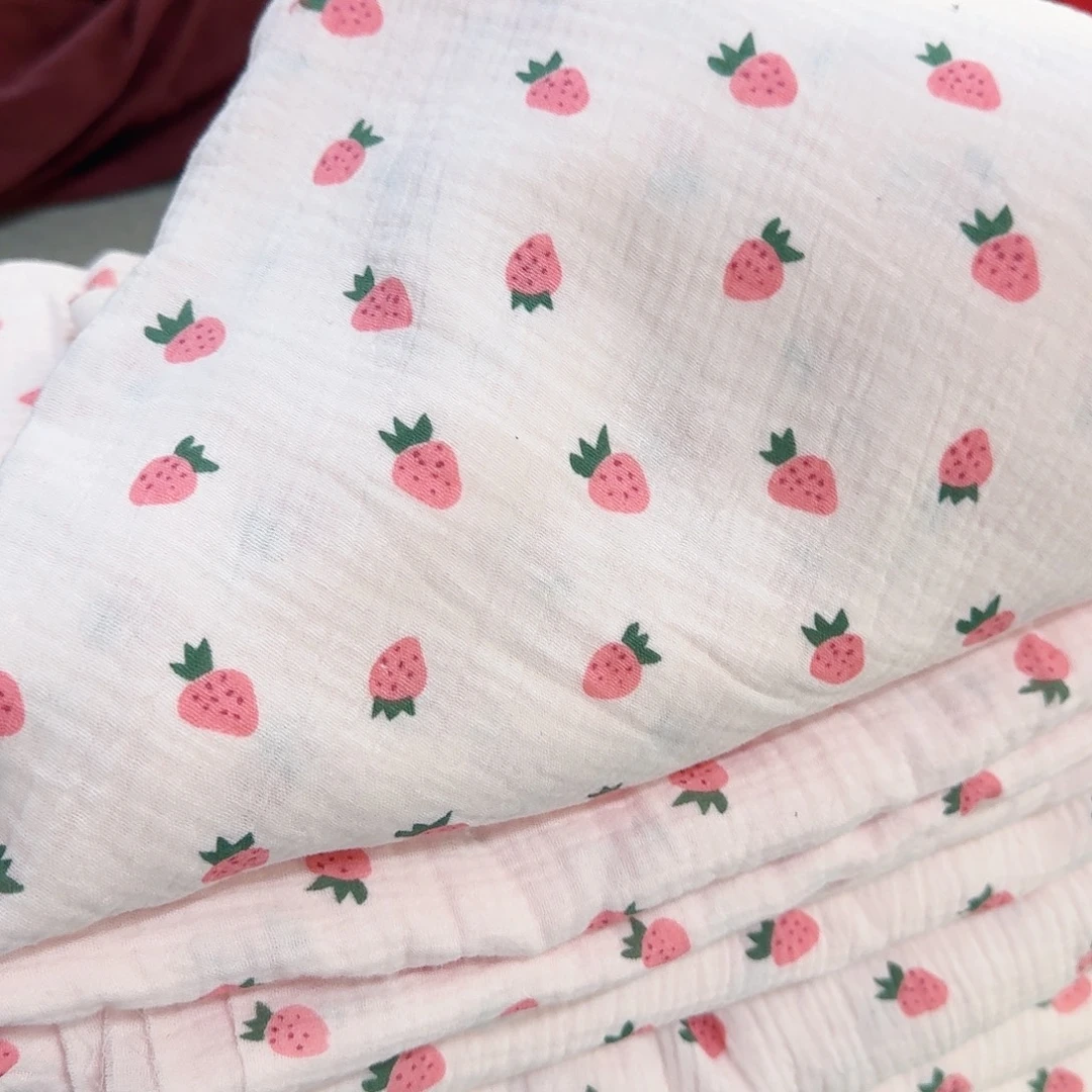 无纺布51号草莓皱皱纱两米