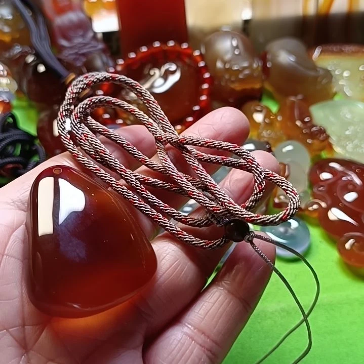 玛瑙/玉髓吊坠(赠链)未镶嵌李*