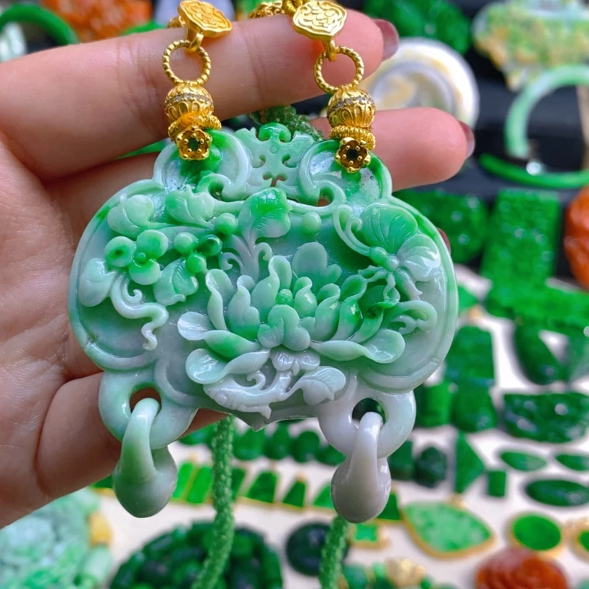 【闪购商品】翡翠未镶嵌颈饰吊坠