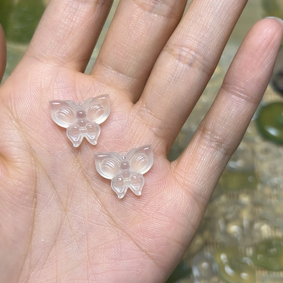 蛇纹石玉颈饰未镶嵌点*～