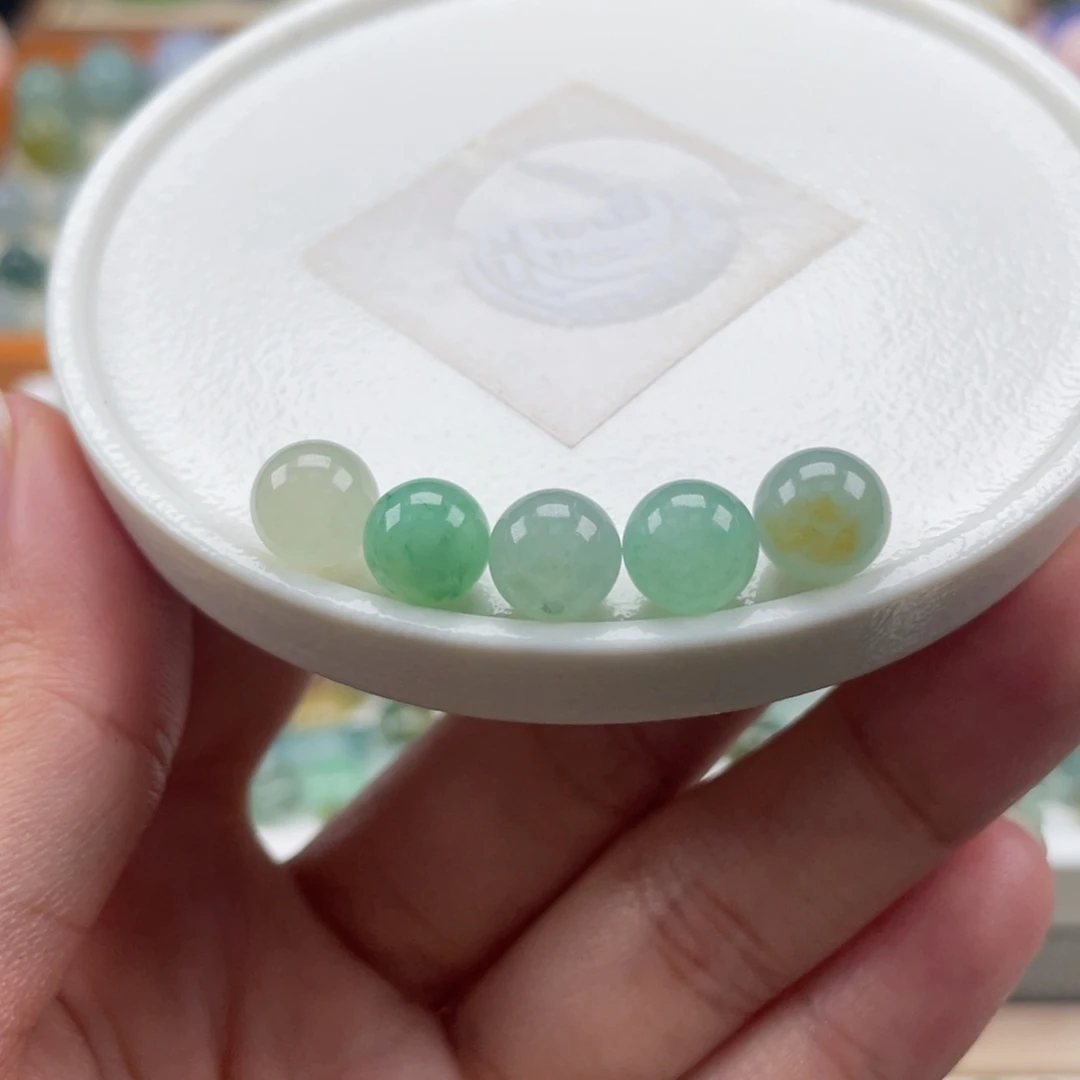 翡翠散珠天然缅甸翡翠a货7+，单颗价格