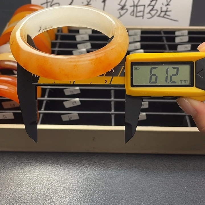 石英岩玉未镶嵌手镯黄龙玉手镯61.2圈口，52号