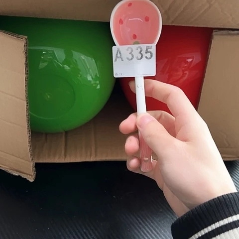 摆件发一箱………………………………………………………………