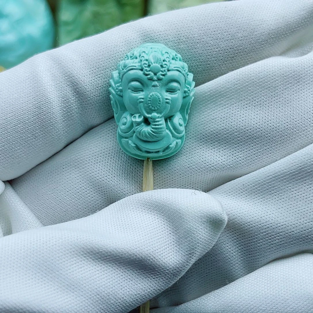 绿松石未镶嵌珠宝奇石