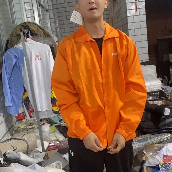 橘色上衣一件L号啦