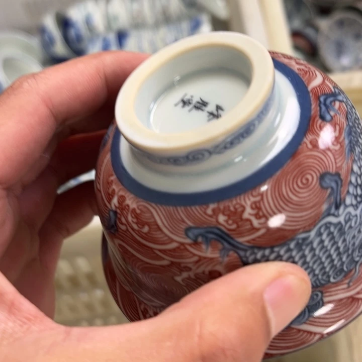 摆件瓷麒麟踏浪大压手