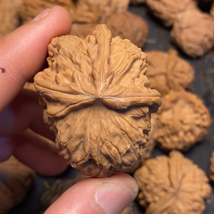 文玩核桃吊坠巍**敌文玩核桃异形单只
