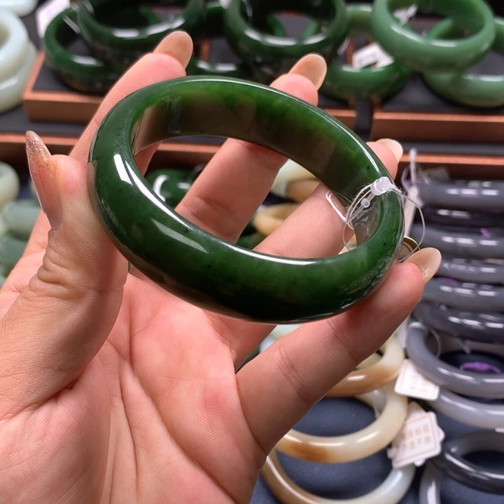 【闪购商品】未镶嵌手镯和田玉（碧玉）