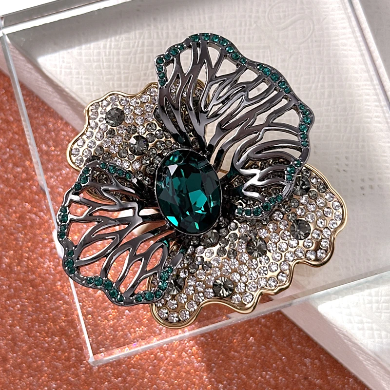 铜合金仿水晶胸针 水晶海棠花朵胸针R2905