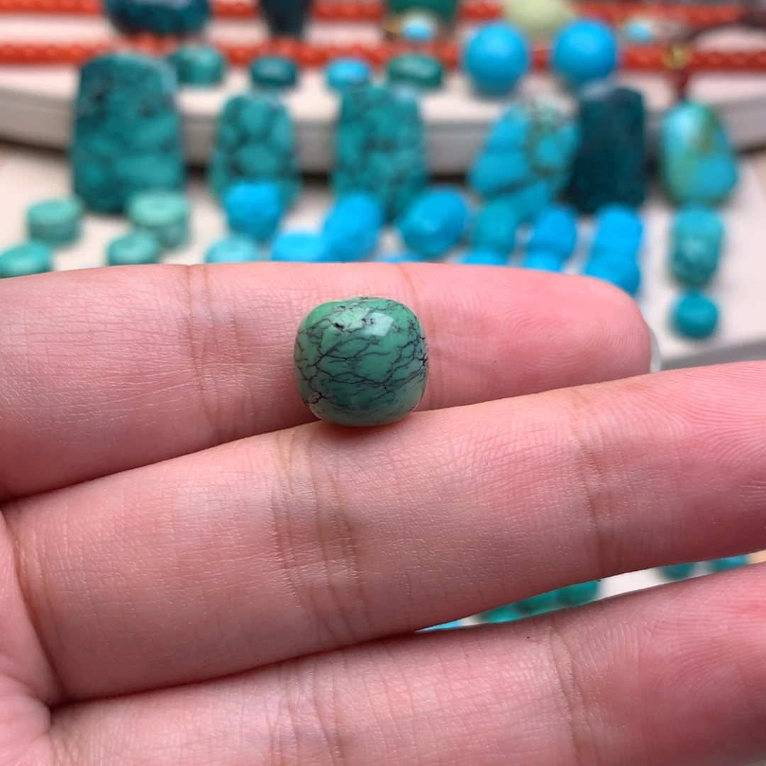 祁***连绿松石未镶嵌珠宝奇石