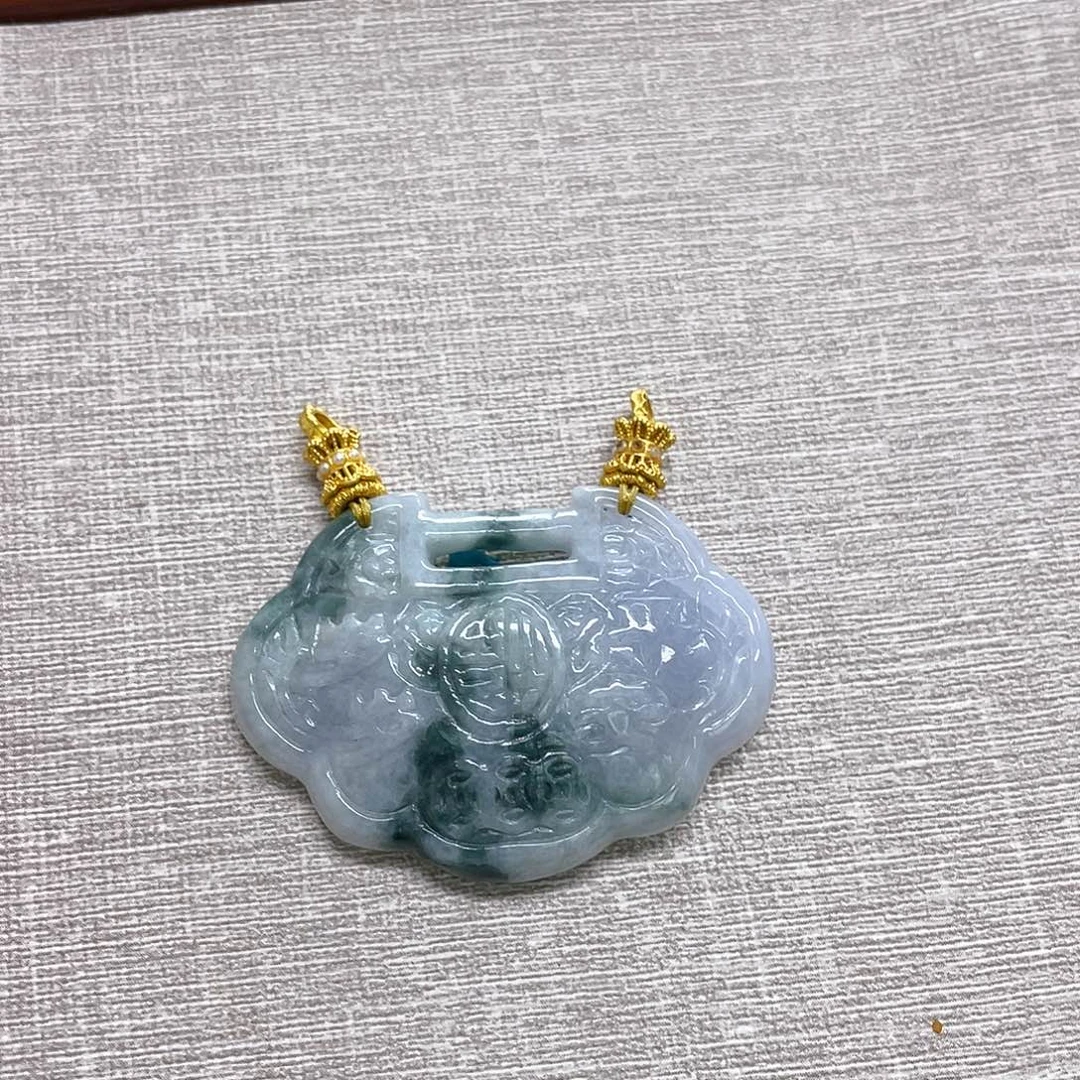 翡翠未镶嵌颈饰平安锁