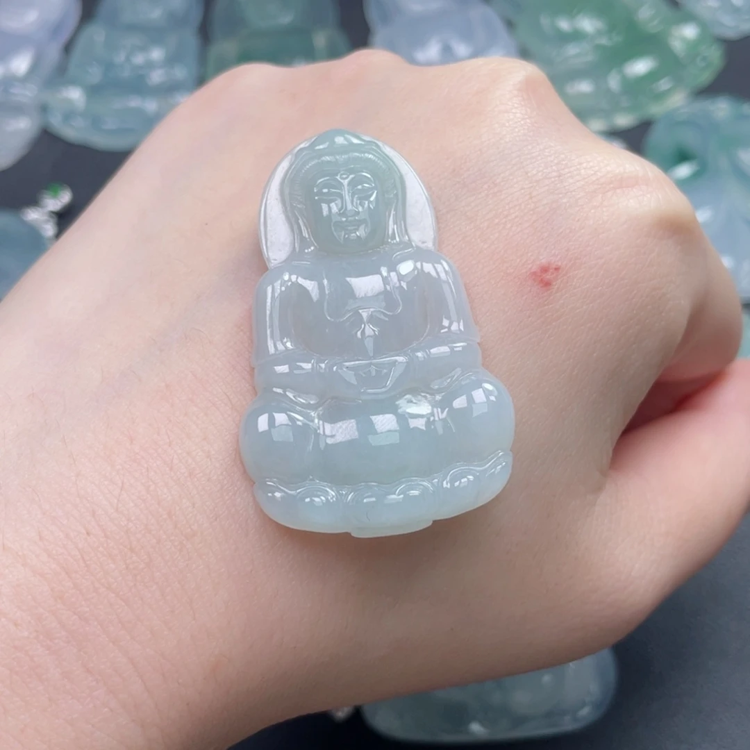 翡翠未镶嵌颈饰观音