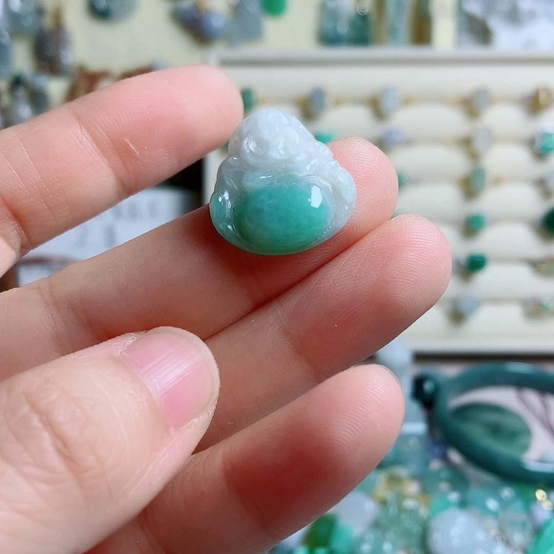 翡翠未镶嵌颈饰绿佛公