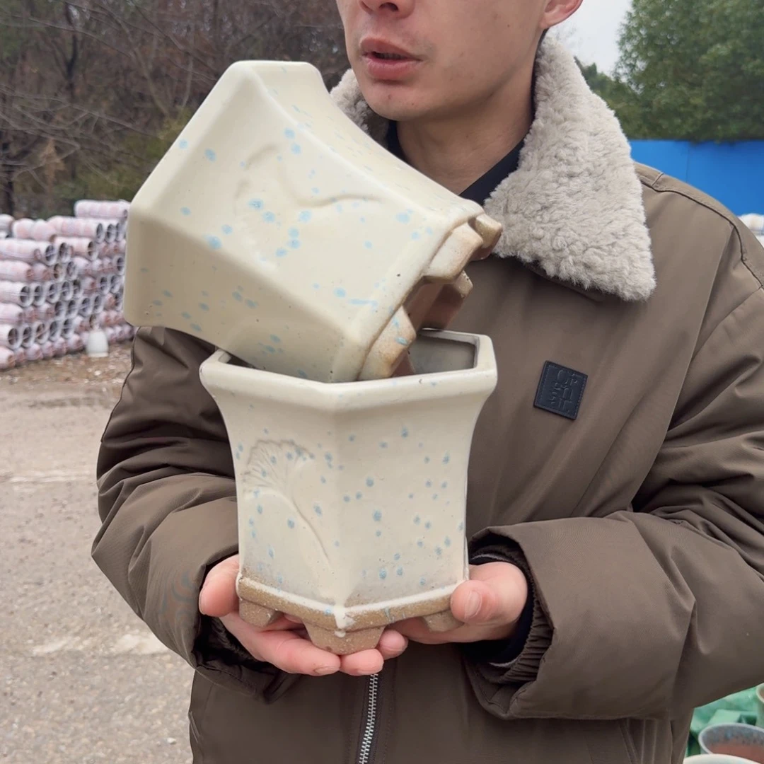 紫砂公道杯口16高16（两个六角白色