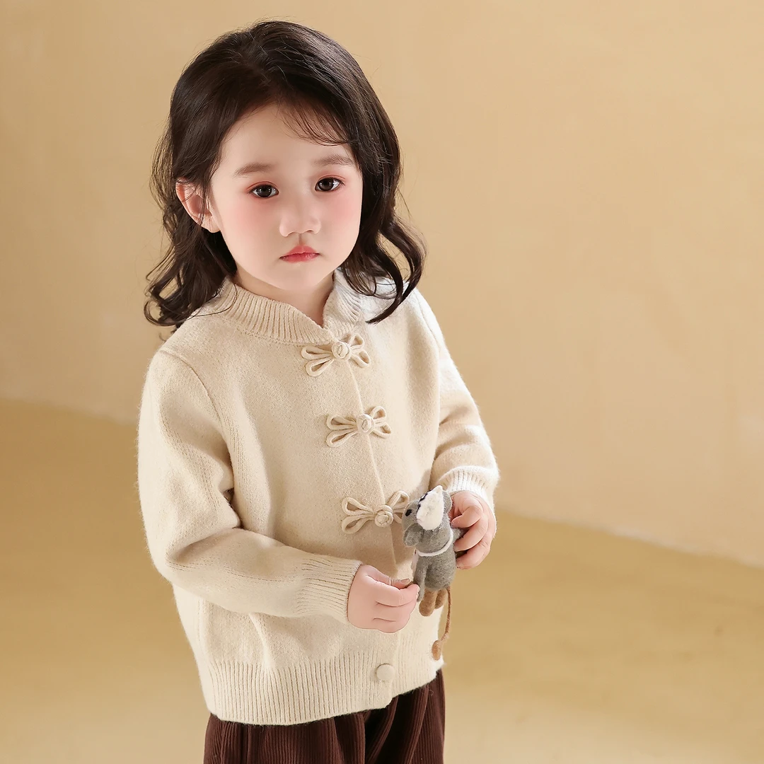 女童毛衣秋套装2025新款保暖针织衫女宝宝新中式纯色柔软开衫套装