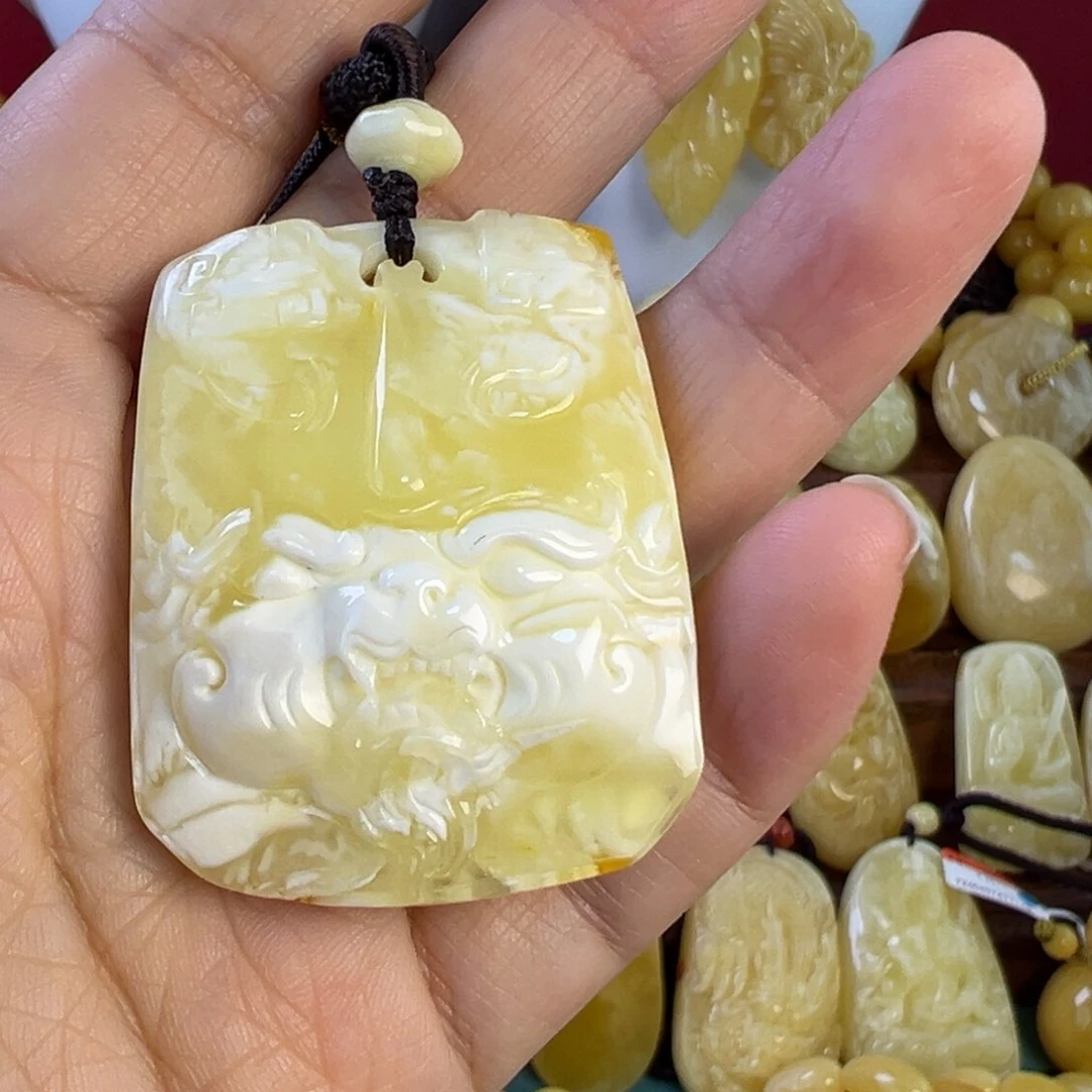 蜜蜡吊坠(赠链)未镶嵌微瑕