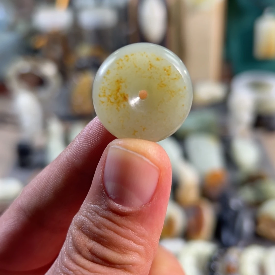 和田玉未镶嵌颈饰真皮真色