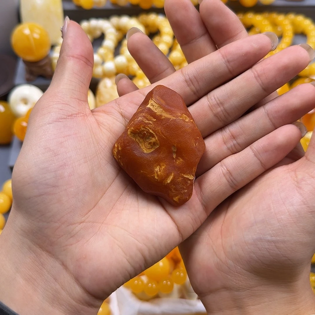 琥珀珠宝奇石未镶嵌