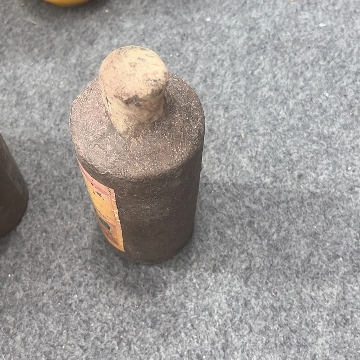 瓶子盘子手工手绘