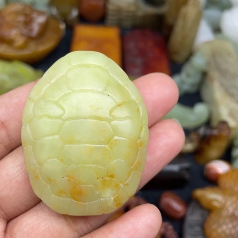 蛇纹石玉未镶嵌颈饰81