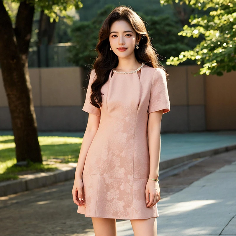 奢姿大码女装2025夏季新款胖妹妹气质轻奢休闲提花钉珠圆领连衣裙